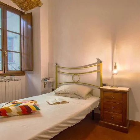 Demedici Apt W/ 2br 1' Walk Uffizi & Ponte Vecchio Apartment